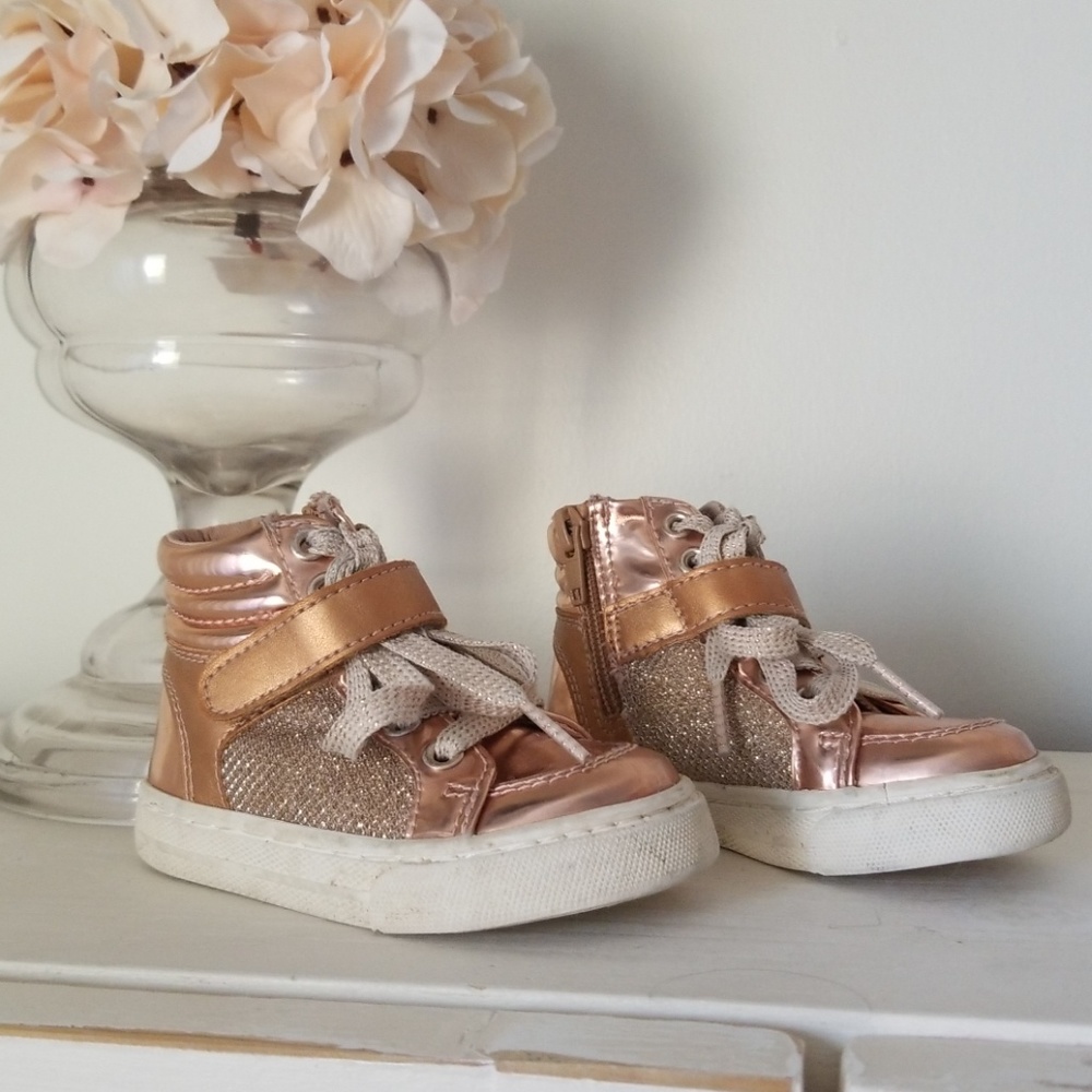 6T sneakers